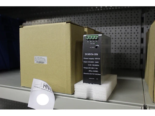 Drie power supplies nn type dc48v5a-din, input 100 v - 240 v, max. output 250 w, afm. 12,35 x 4,10 x 11 cm - afbeelding 1 van  2