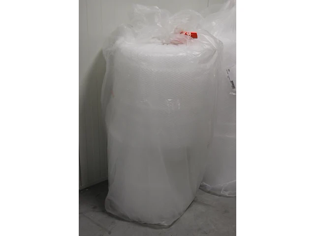 Drie rollen bubbelfolie met breedte 100 cm. - afbeelding 2 van  2