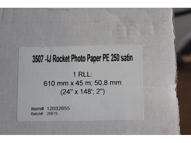 Drie rollen fotopapier 2 x 3507-ij rocket photo paper pe 250 satin 610mm x 45m en 1 x 432 x 45m. - afbeelding 3 van  3