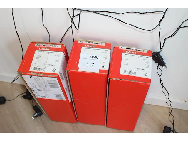 Drie rollen fotopapier canon 300 gram breedte 432 mm en lengte 30 m. - afbeelding 1 van  2