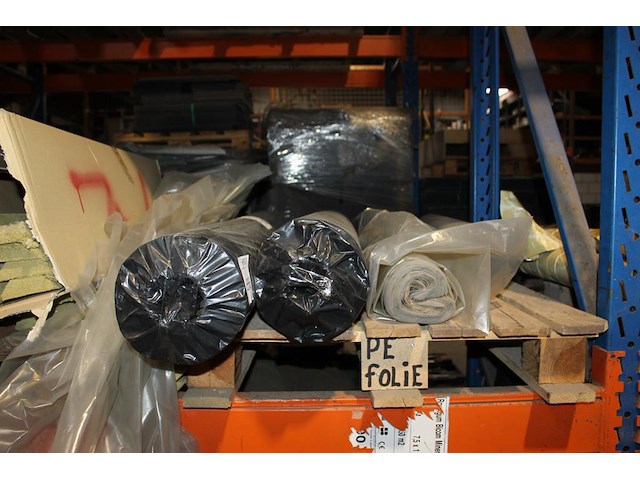 Drie rollen pe folie. - afbeelding 2 van  2