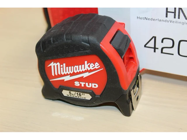 Drie rolmaten milwaukee stud 2x 5m en 1x 8m - afbeelding 2 van  2