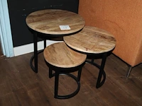 Drie salontafels met doorsnede 49 cm, 39 cm en 29 cm. - afbeelding 1 van  1