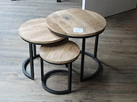Drie salontafels met doorsnedes 49, 40 en 29 cm. - afbeelding 1 van  2