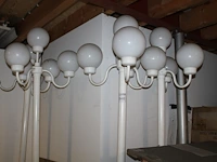 Drie staande lampen met vijf lichtpunten. hoogte 240 cm - afbeelding 1 van  2