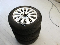 Drie winterbanden vredestein 205/55r16 met profieldiepte 4-5 mm op aluminium velgen. - afbeelding 1 van  3
