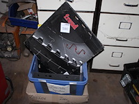 Drie zaagbladen in diverse uitvoeringen w.o. 400,00 x 3,60 x 30,00z32. - afbeelding 1 van  3