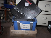 Drie zaagbladen in diverse uitvoeringen w.o. 400,00 x 3,60 x 30,00z32. - afbeelding 3 van  3