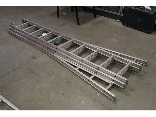 Driedelige aluminium ladder lsc met 3 x 10 treden - afbeelding 2 van  3