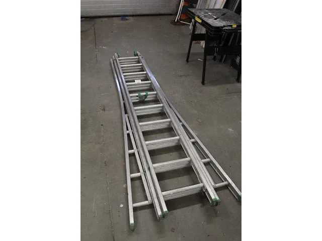 Driedelige aluminium ladder lsc met 3 x 10 treden - afbeelding 3 van  3