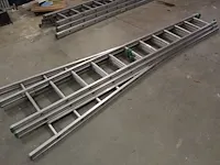 Driedelige aluminium ladder lsc met 3 x 12 treden Driedelige aluminium ladder lsc met 3 x 12 treden
