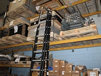 Driedelige aluminium opsteekladder kelfort met 3x14 treden. - afbeelding 3 van  3