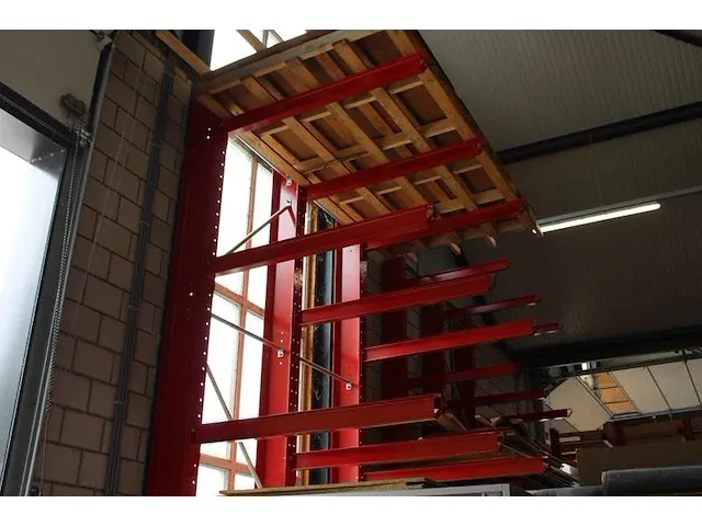 Driedelige draagarmstelling itolang 230 x 185 x 500 cm. met vijftien armen met lengte 160 cm. bouwjaar 2021... - afbeelding 1 van  4