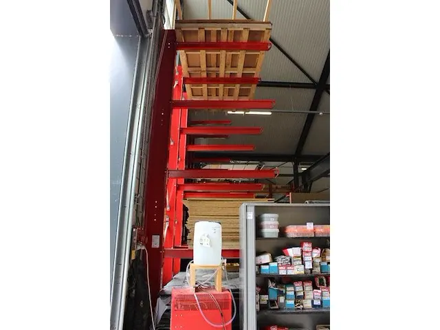 Driedelige draagarmstelling itolang 230 x 185 x 500 cm. met vijftien armen met lengte 160 cm. bouwjaar 2021... - afbeelding 2 van  4