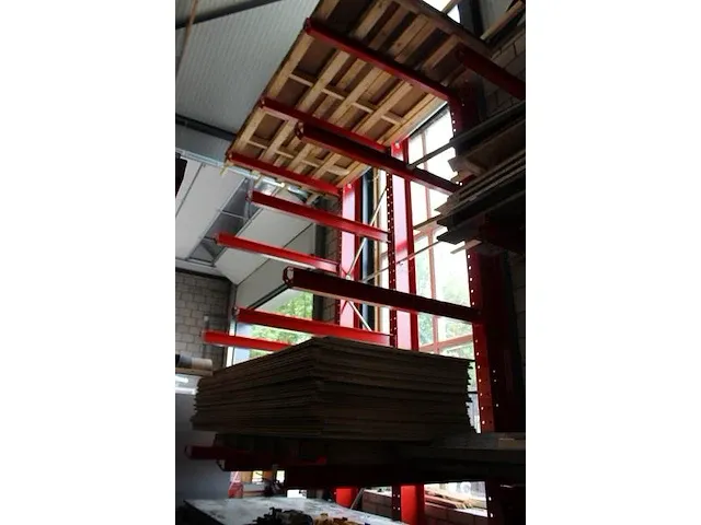 Driedelige draagarmstelling itolang 230 x 185 x 500 cm. met vijftien armen met lengte 160 cm. bouwjaar 2021... - afbeelding 4 van  4