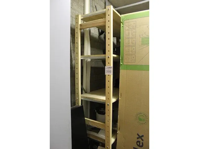 Driedelige houten magazijnstelling. afmeting 300x40 cm. hoogte 210cm. exclusief inhoud. - afbeelding 3 van  3