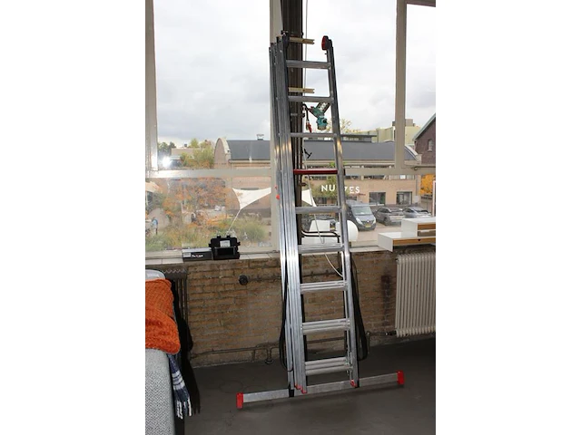 Driedelige ladder altrex 3 x 9 treden. - afbeelding 2 van  3