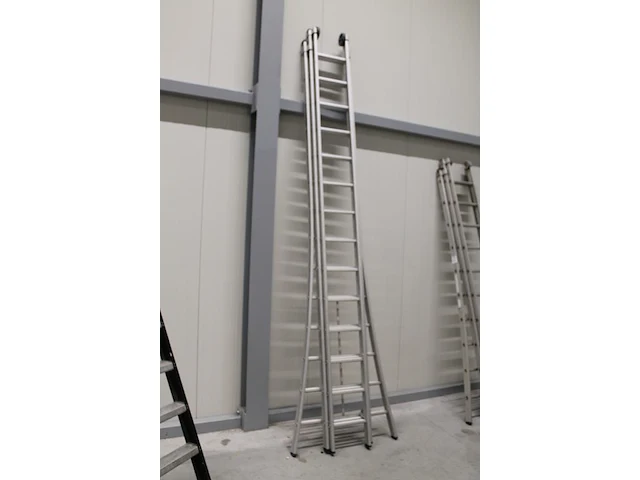 Driedelige ladder das. 3x14 treden. - afbeelding 2 van  3