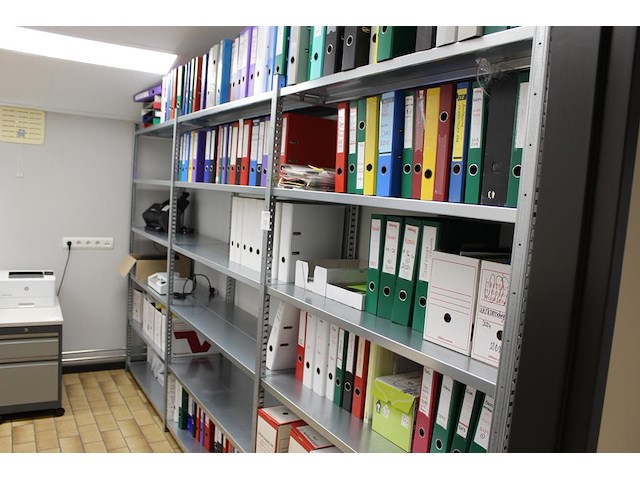 Driedelige magazijnstelling. afmeting 365 x 42 x 200 cm. - afbeelding 1 van  5