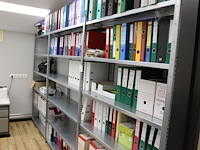 Driedelige magazijnstelling. afmeting 365 x 42 x 200 cm.