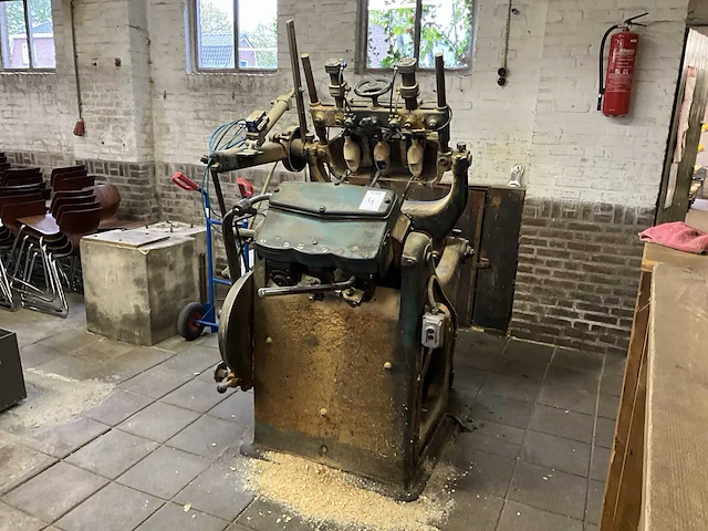 Drievoudige klompenboormachine - afbeelding 1 van  10