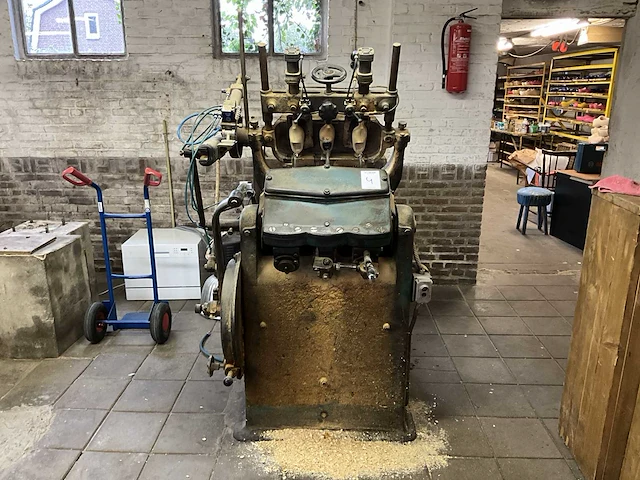 Drievoudige klompenboormachine - afbeelding 2 van  10