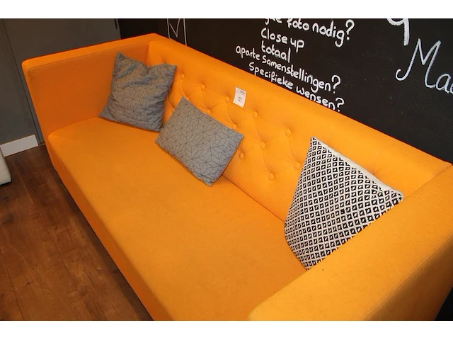 Driezitsbank 200 x 80 x 80 cm met drie kussens. - afbeelding 4 van  4