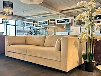 Driezitsbank met hoge armleuningen - afbeelding 1 van  8
