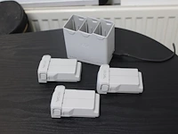Drone dji mini 4 pro voorzien van beschermkap op de gimbal met een dji rc2 controller met ingebouwd scherm,... - afbeelding 4 van  5