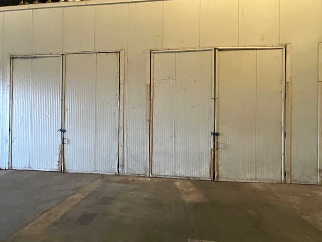 Droogkamer, 5 units v.v. dubbele deur, radiatoren, ventilatoren (24x7x5,6 meter) - afbeelding 2 van  7
