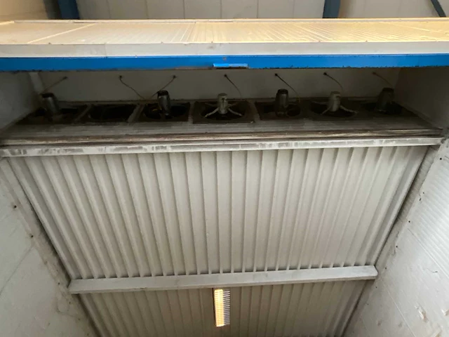 Droogkamer, 5 units v.v. dubbele deur, radiatoren, ventilatoren (24x7x5,6 meter) - afbeelding 4 van  7