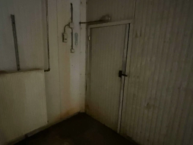 Droogkamer, 5 units v.v. dubbele deur, radiatoren, ventilatoren (24x7x5,6 meter) - afbeelding 5 van  7