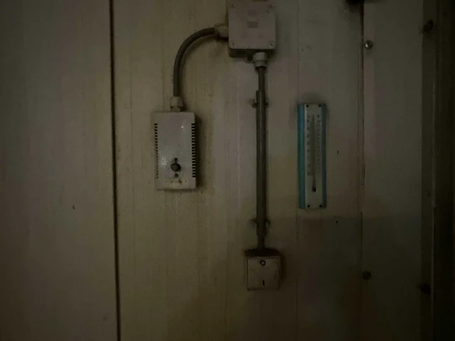 Droogkamer, 5 units v.v. dubbele deur, radiatoren, ventilatoren (24x7x5,6 meter) - afbeelding 6 van  7