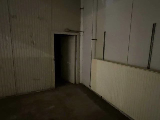 Droogkamer, 5 units v.v. dubbele deur, radiatoren, ventilatoren (24x7x5,6 meter) - afbeelding 7 van  7