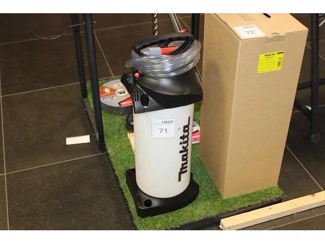 Drukspuit makita 10 l 988p.394.610 - afbeelding 1 van  2