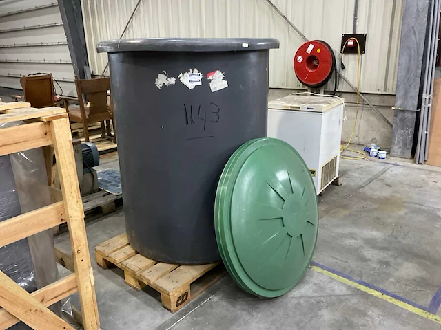 Druppel slangen met ton - afbeelding 1 van  5