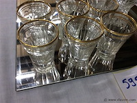 Druppelglaasjes op spiegel - afbeelding 2 van  4