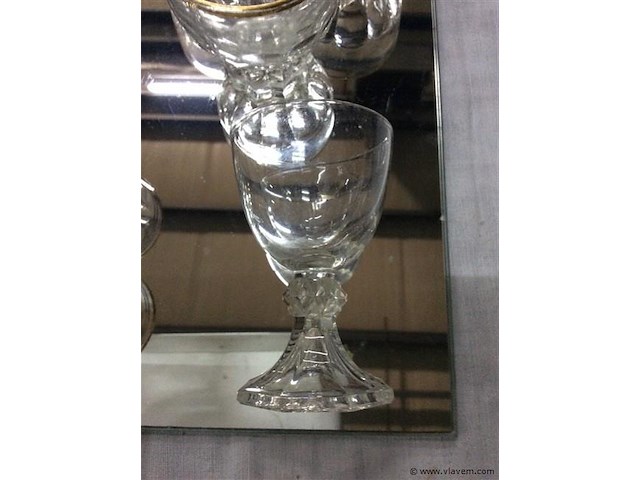 Druppelglaasjes op spiegel - afbeelding 4 van  4