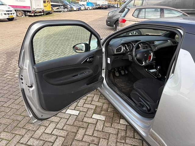 Ds - 2018 - 3 - 1.2 puretech so chic - personenauto - afbeelding 4 van  26