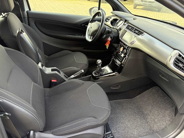 Ds - 2018 - 3 - 1.2 puretech so chic - personenauto - afbeelding 15 van  26