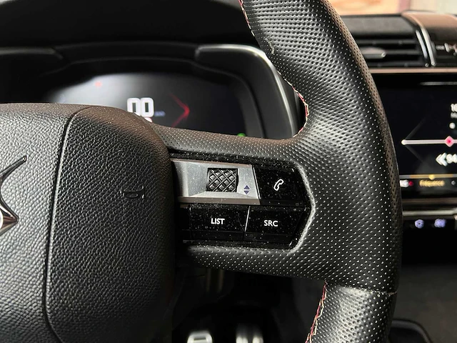 Ds 7 crossback 1.2 puretech performance line 96kw 2019 - afbeelding 22 van  49