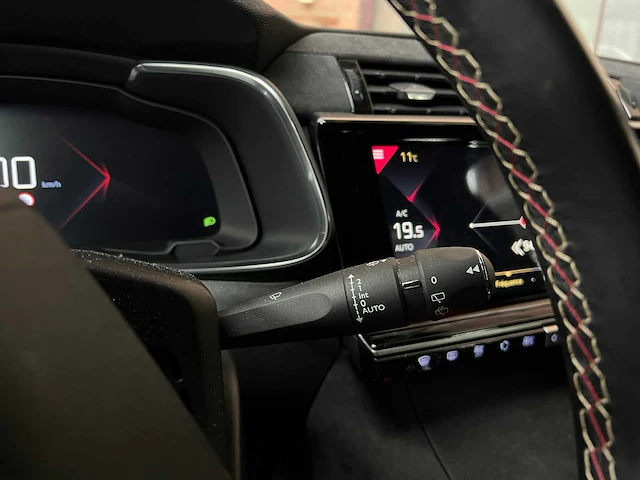 Ds 7 crossback 1.2 puretech performance line 96kw 2019 - afbeelding 25 van  49