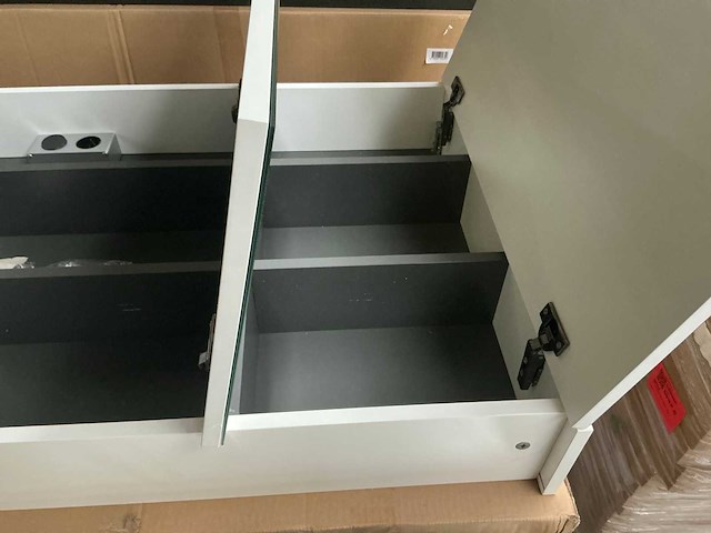 Ds deluxe spiegelkast painted matt white 140cm - afbeelding 6 van  7