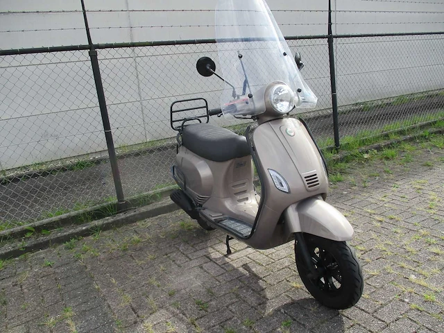 Dts - bromscooter - milano riva - scooter - afbeelding 7 van  11
