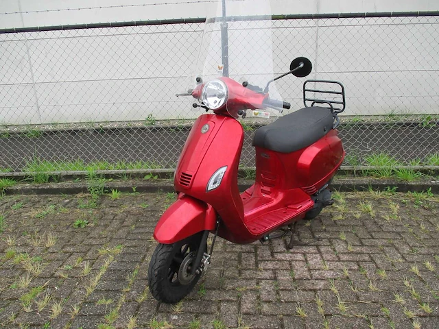 Dts - snorscooter - milano riva - scooter - afbeelding 2 van  9