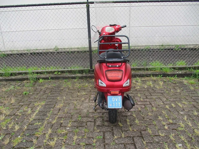 Dts - snorscooter - milano riva - scooter - afbeelding 7 van  9