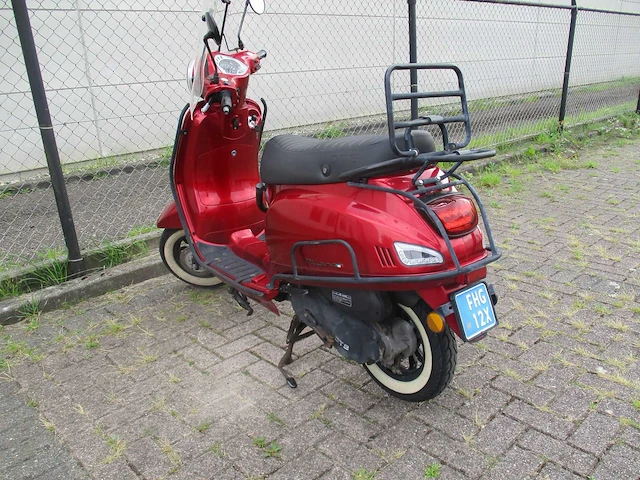 Dts - snorscooter - milano riva injectie - scooter - afbeelding 2 van  11