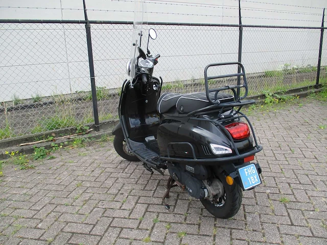 Dts - snorscooter - milano riva injectie - scooter - afbeelding 2 van  12
