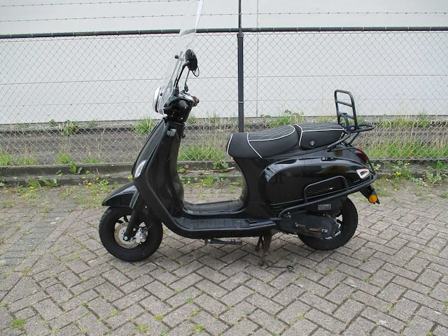 Dts - snorscooter - milano riva injectie - scooter - afbeelding 1 van  12