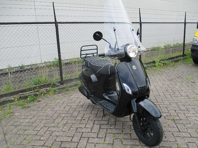 Dts - snorscooter - milano riva injectie - scooter - afbeelding 8 van  12